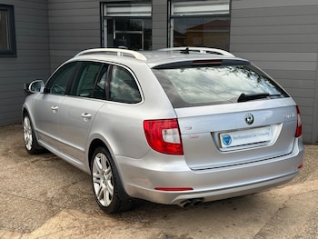 Used Skoda Superb 2013 for sale - 75635332: Photo