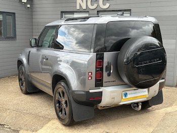 Used Land Rover Defender 90 2021 for sale - 75519440: Photo