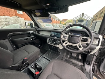 Used Land Rover Defender 90 2021 for sale - 75519440: Photo
