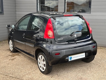 Used Peugeot 107 2011 for sale - 75769627: Photo 2