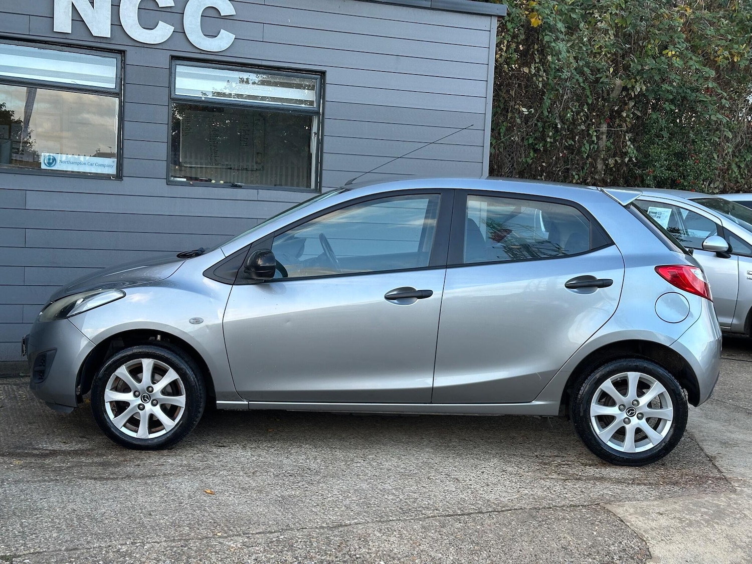 Used Mazda Mazda2 2015 for sale - 76388629: Photo 13