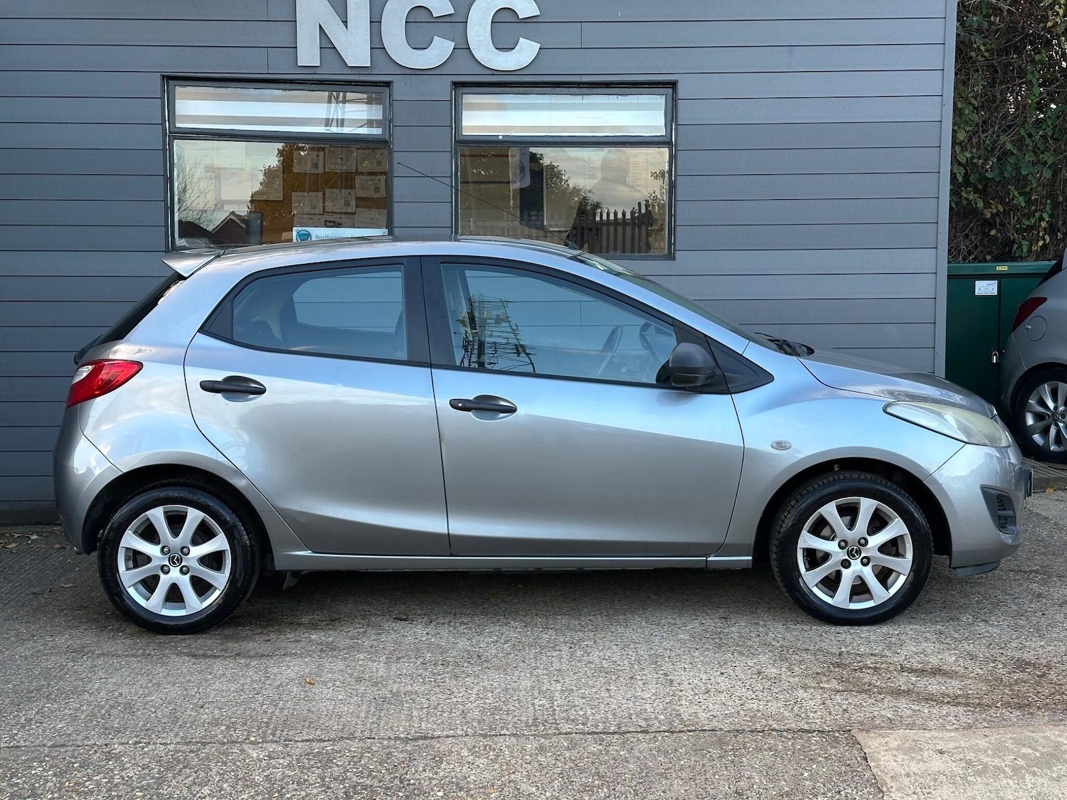 Used Mazda Mazda2 2015 for sale - 76388629: Photo 5