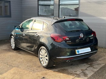 Used Vauxhall Astra 2013 for sale - 77439755: Photo