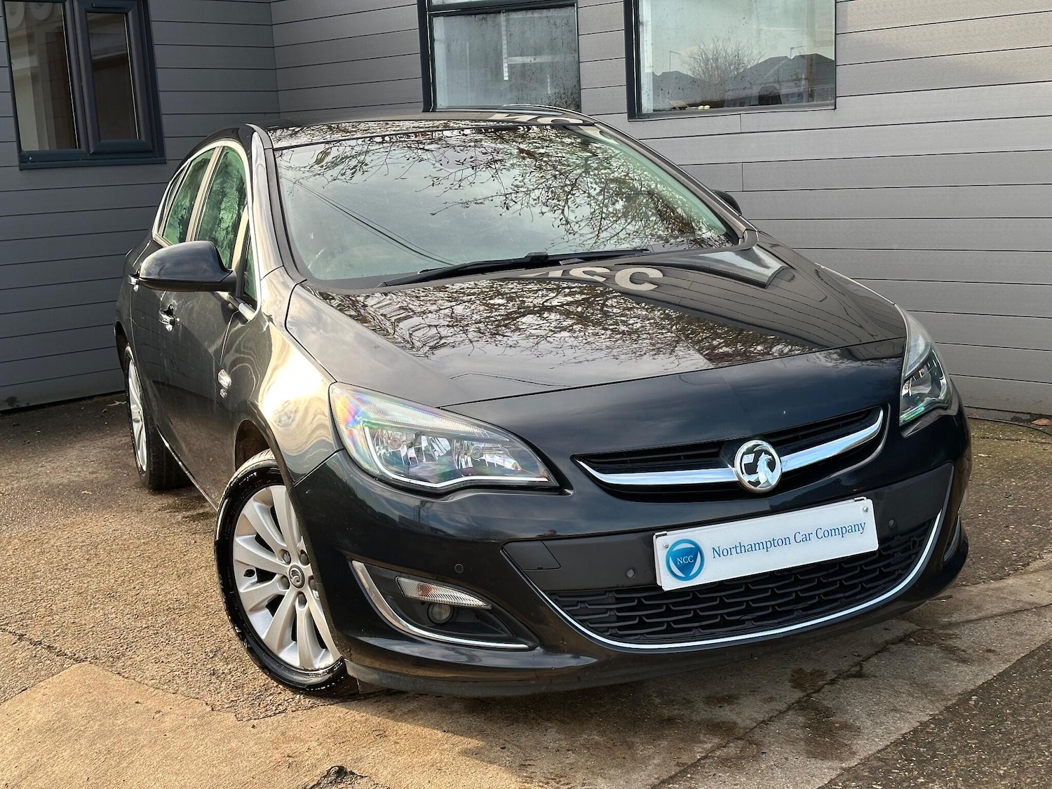 Used Vauxhall Astra 2013 for sale - 77439755: Photo 4