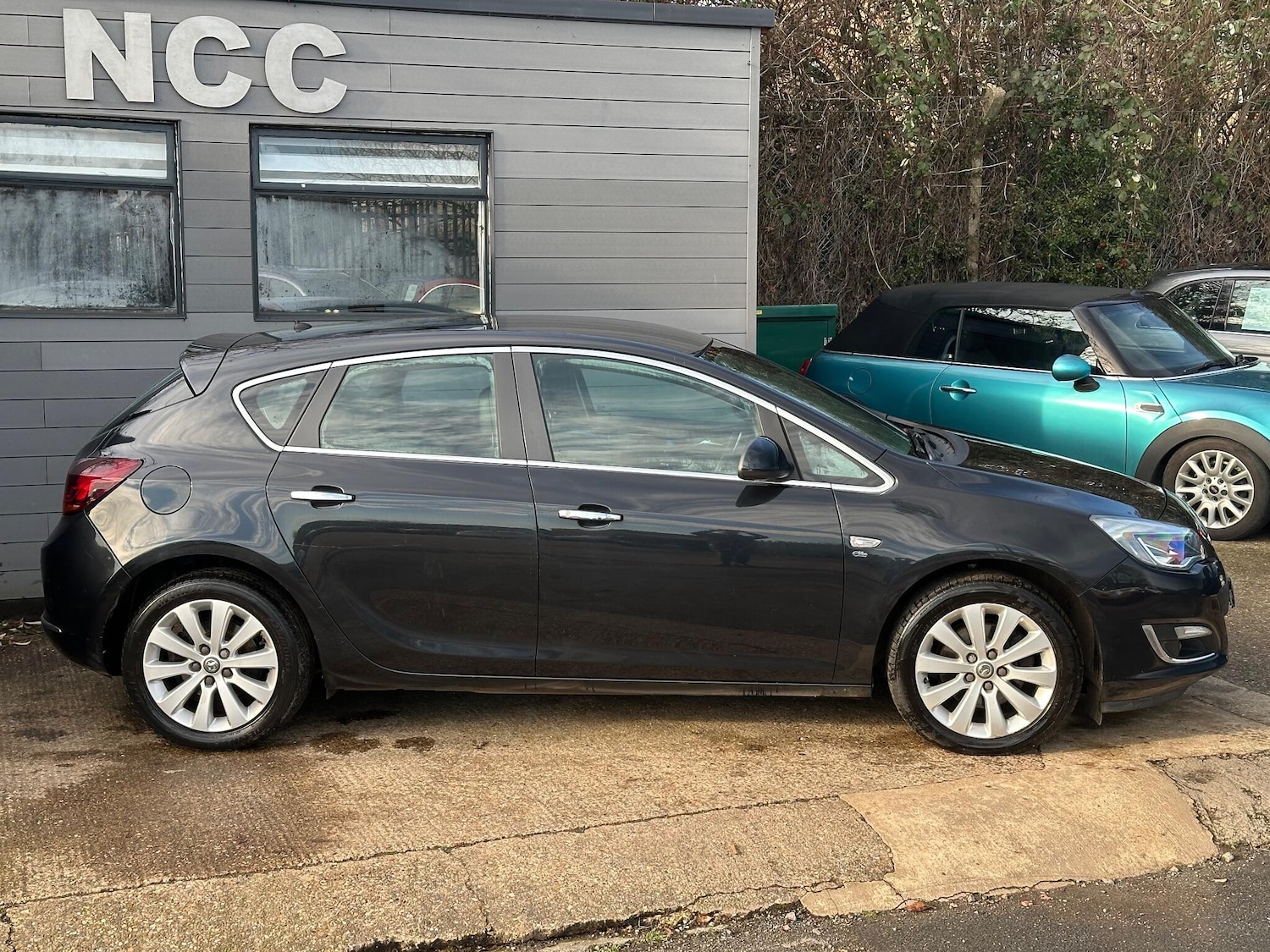 Used Vauxhall Astra 2013 for sale - 77439755: Photo 6