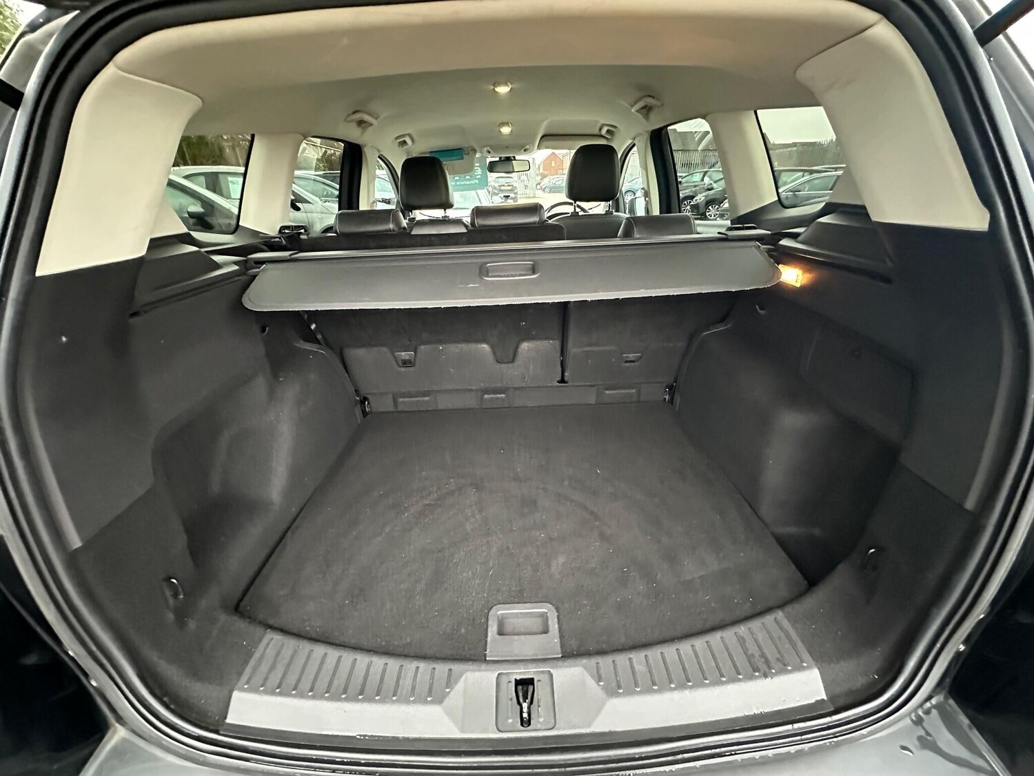 Used Ford Kuga 2015 for sale - 77376238: Photo 29