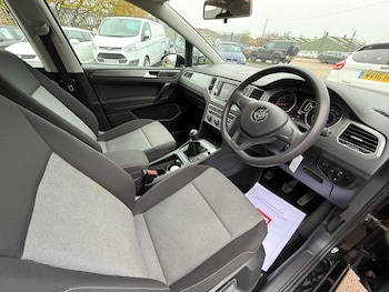 Used Volkswagen Golf SV 2015 for sale - 76584370: Photo