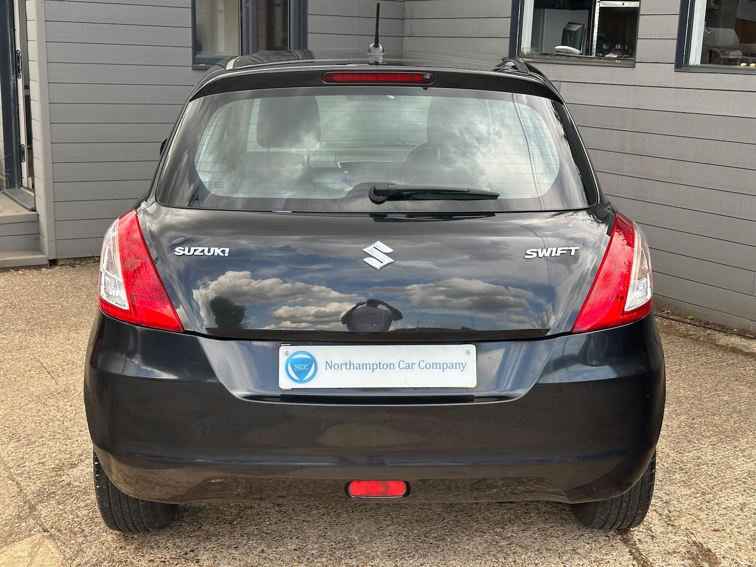 Used Suzuki Swift 2011 for sale - 76371361: Photo 11