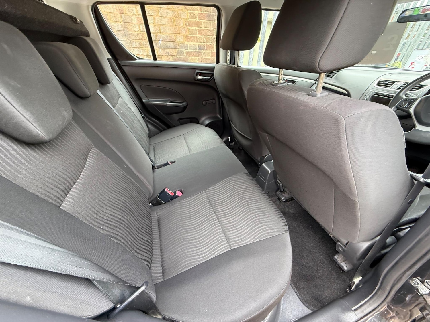Used Suzuki Swift 2011 for sale - 76371361: Photo 23