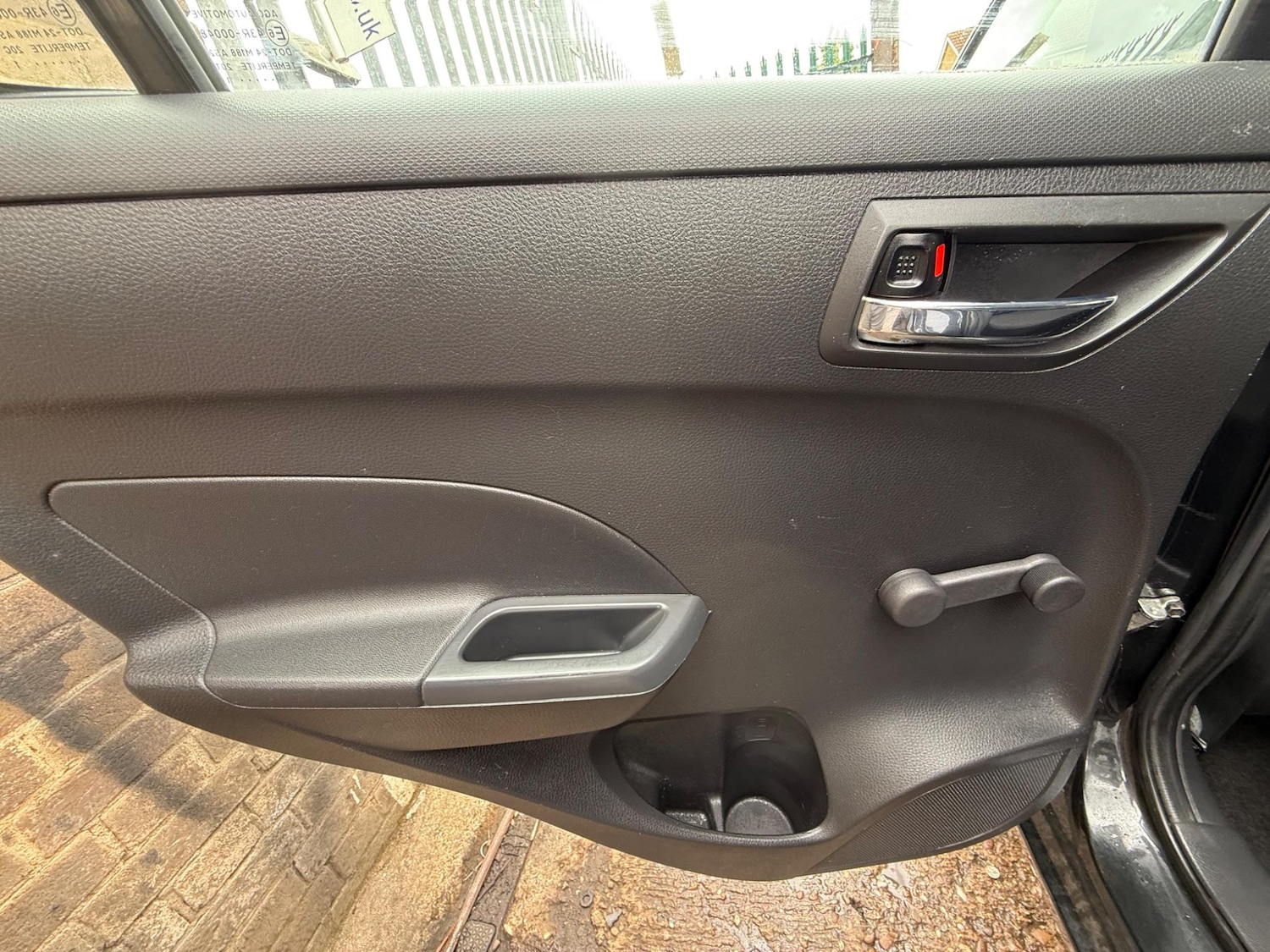 Used Suzuki Swift 2011 for sale - 76371361: Photo 28