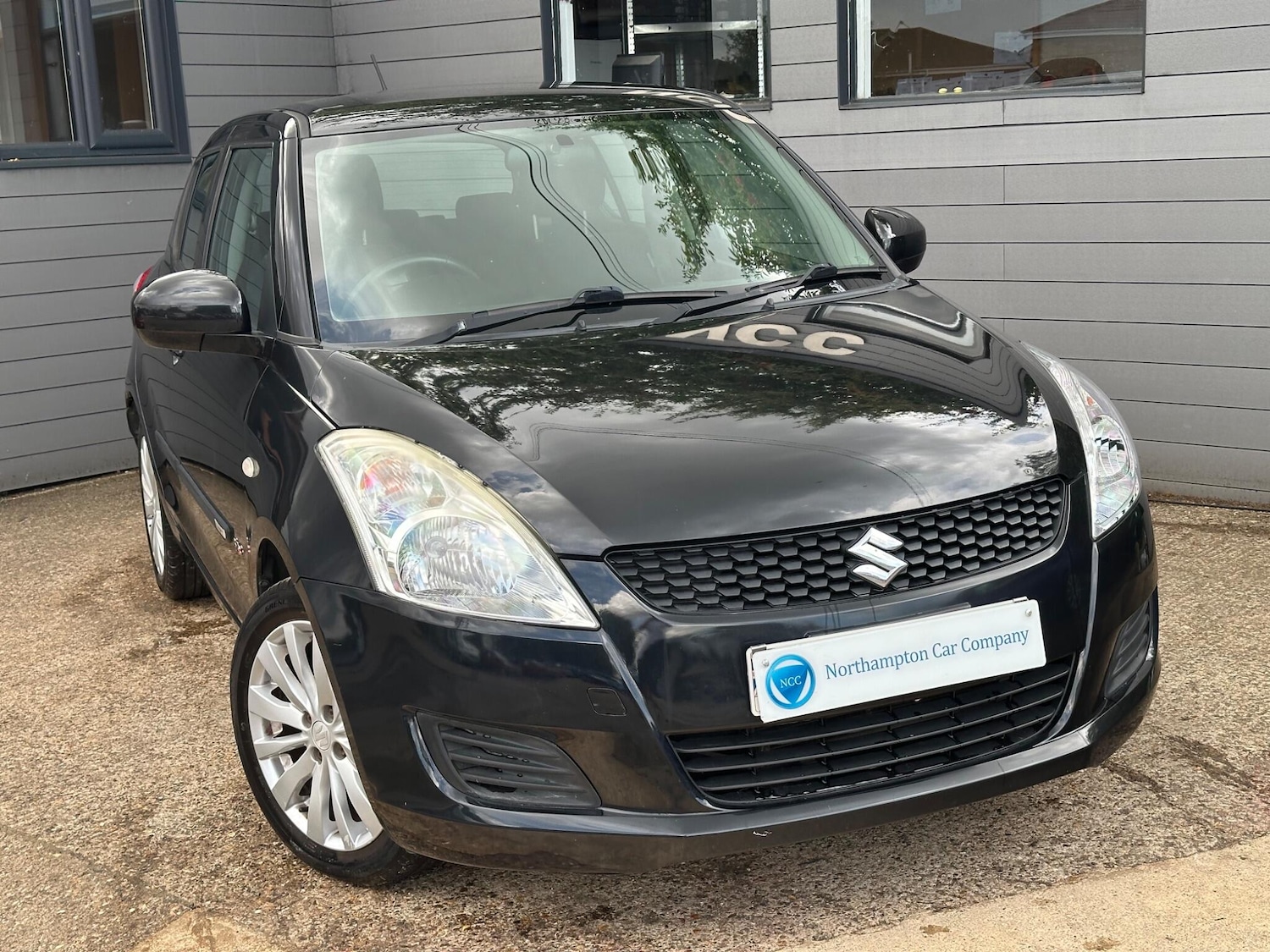 Used Suzuki Swift 2011 for sale - 76371361: Photo 4