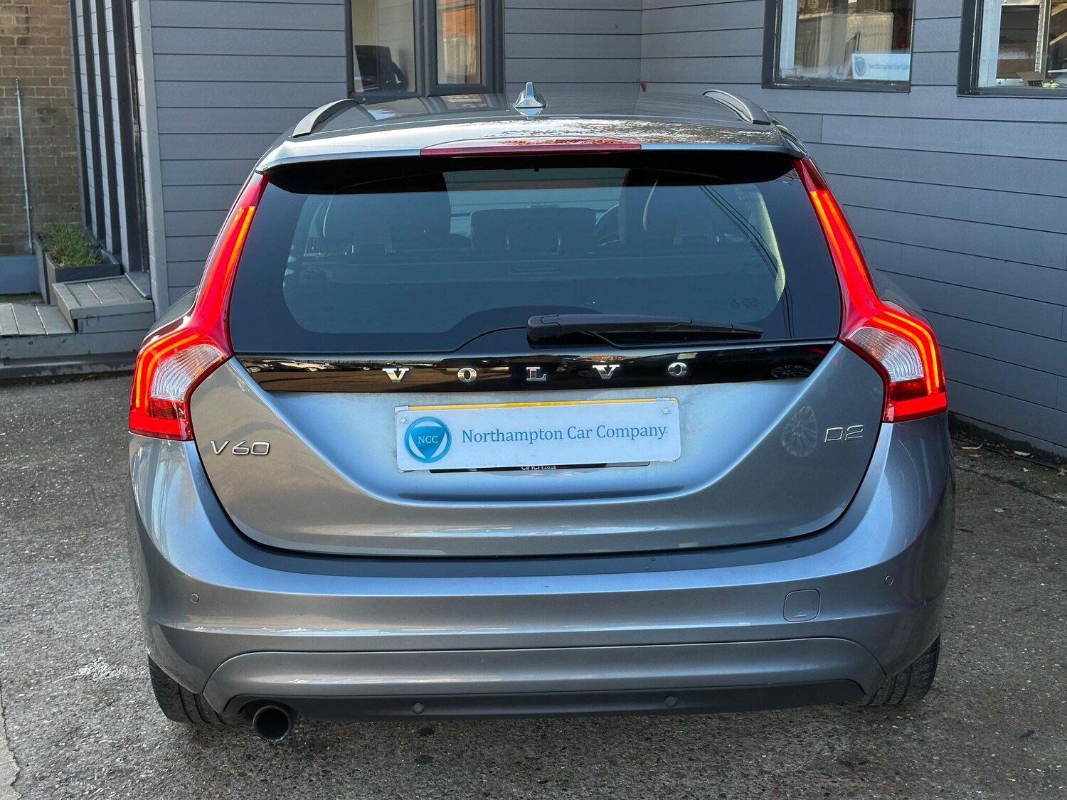 Used Volvo V60 2017 for sale - 77479106: Photo 10