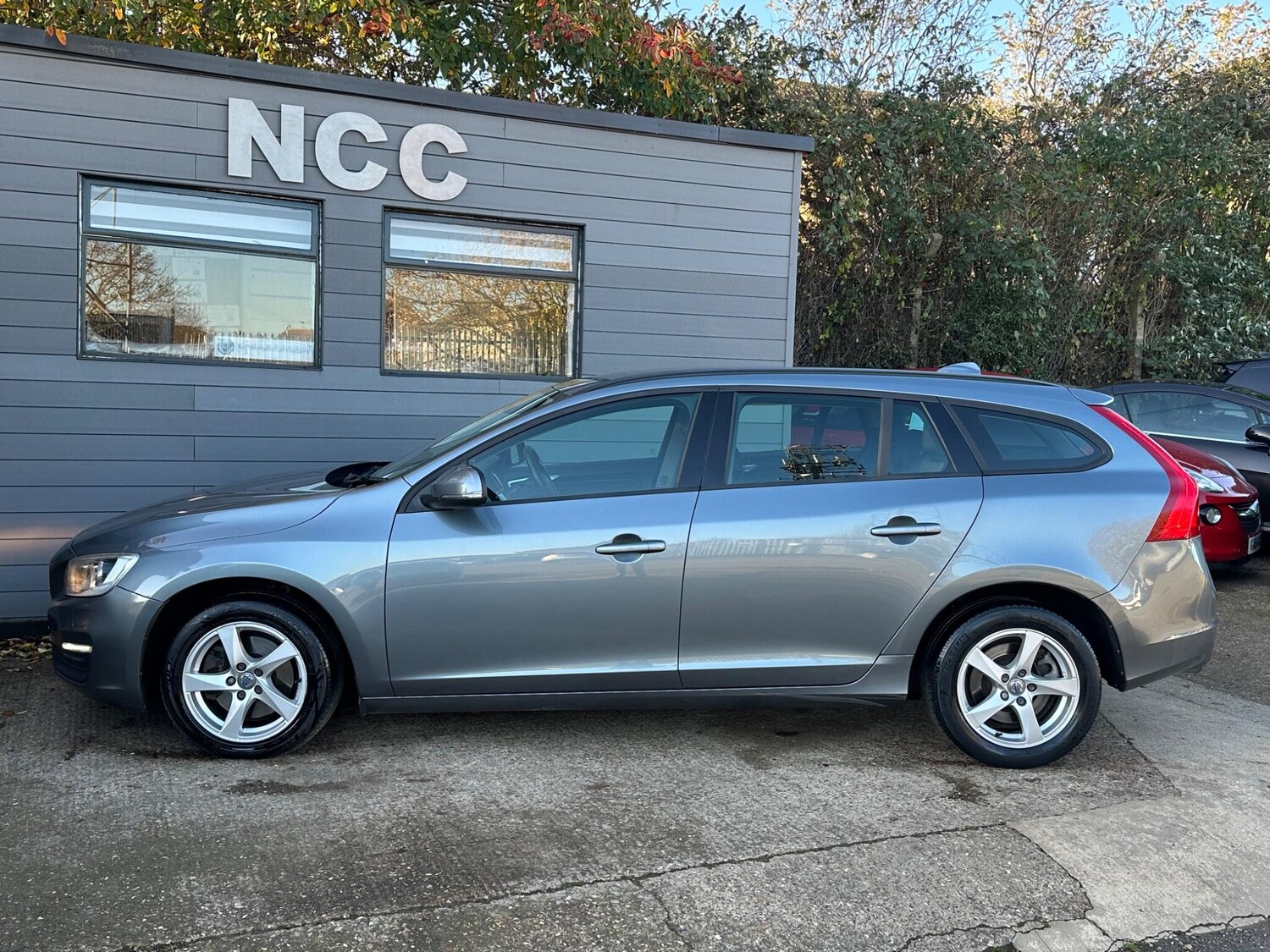 Used Volvo V60 2017 for sale - 77479106: Photo 13
