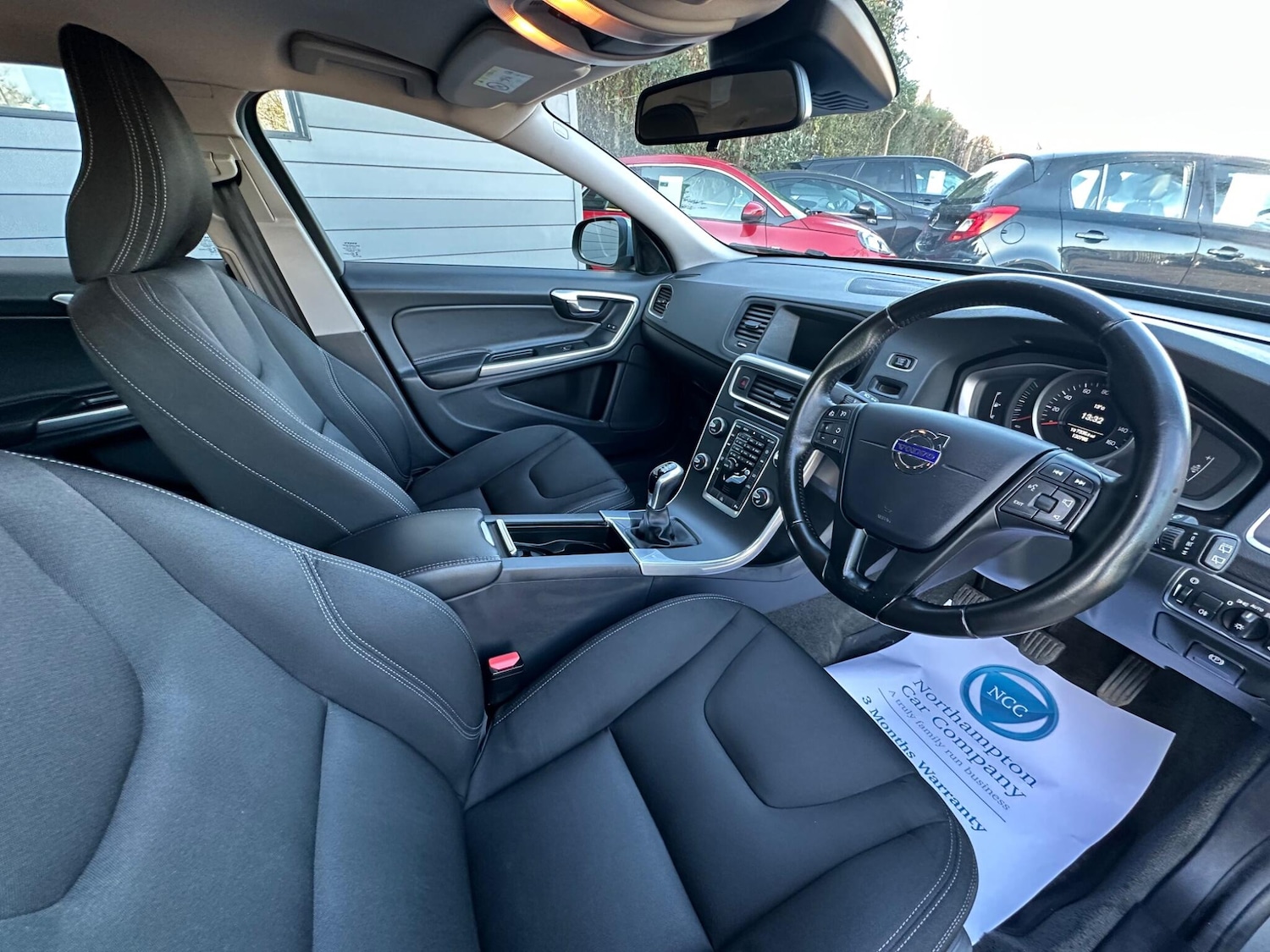 Used Volvo V60 2017 for sale - 77479106: Photo 3