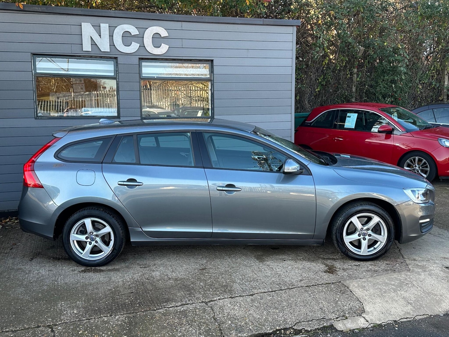 Used Volvo V60 2017 for sale - 77479106: Photo 6