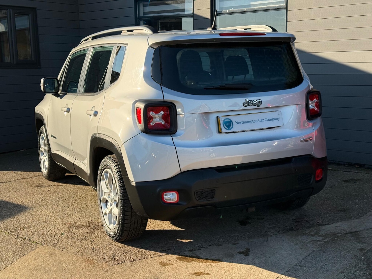 Used Jeep Renegade for sale - 76995912: Photo 2