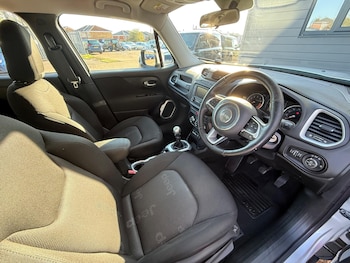 Used Jeep Renegade 2016 for sale - 76995912: Photo