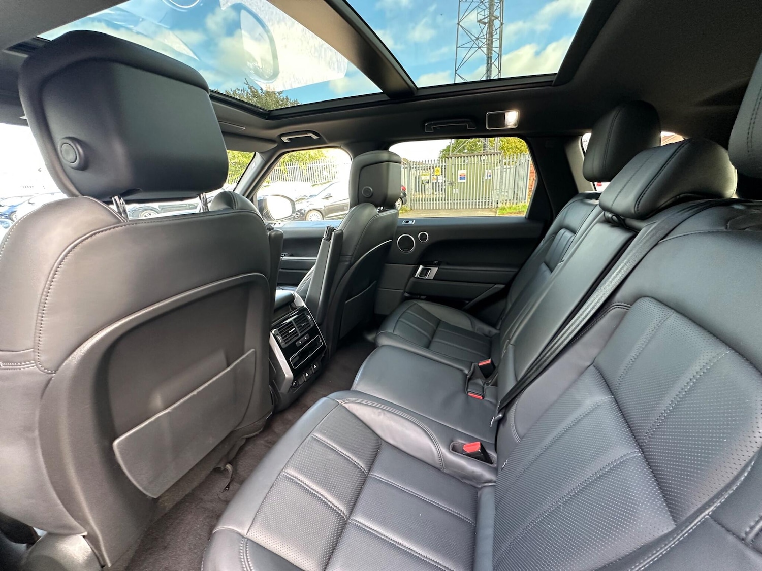 Used Land Rover Range Rover Sport 2021 for sale - 76371411: Photo 11