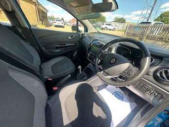 Used Renault Captur 2016 for sale - 79373902: Photo