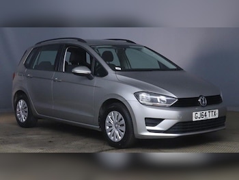 Volkswagen - Golf SV