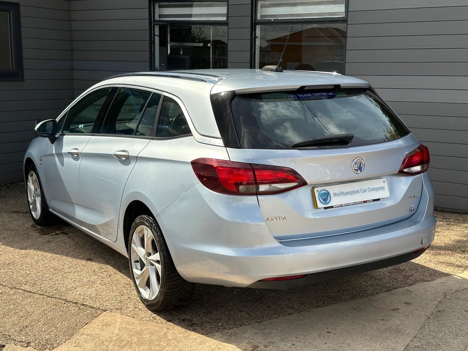 Used Vauxhall Astra 2016 for sale - 75720689: Photo 2