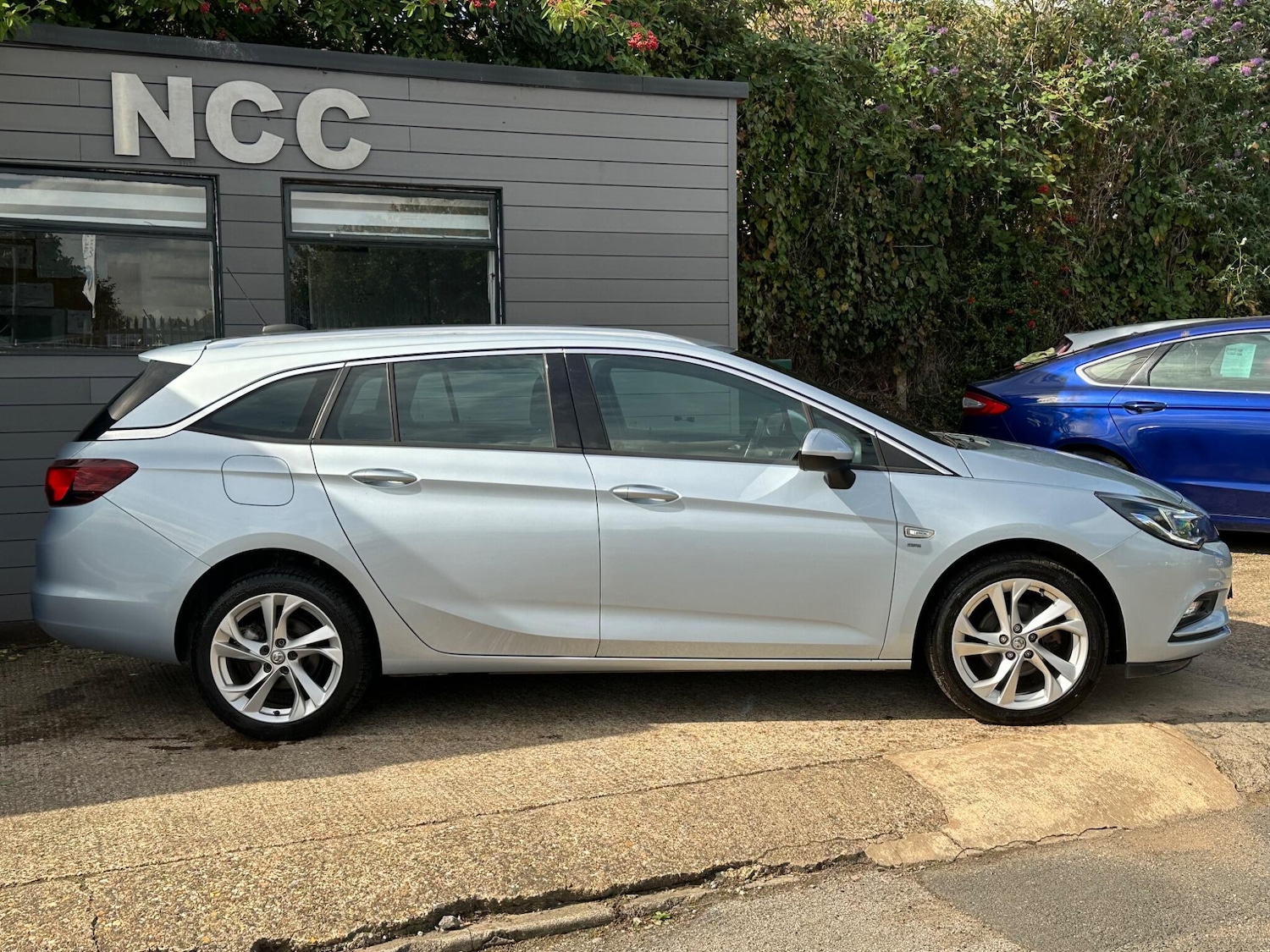 Used Vauxhall Astra 2016 for sale - 75720689: Photo 5