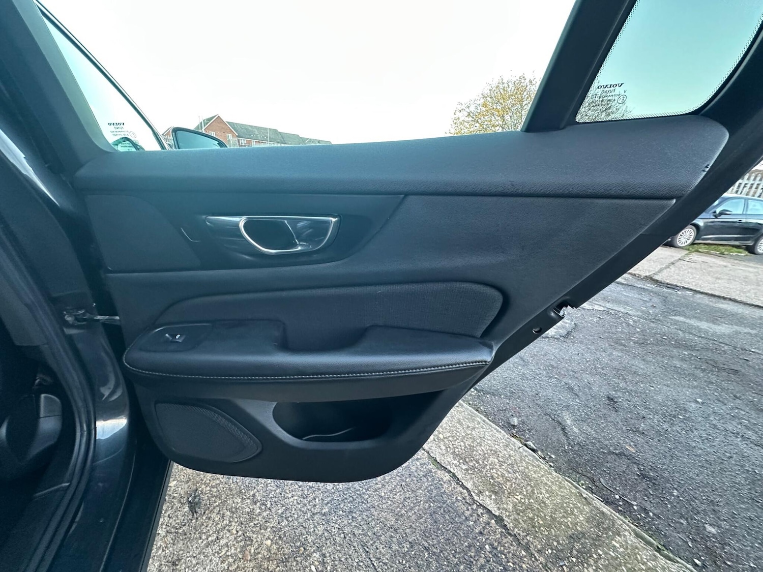 Used Volvo V60 2018 for sale - 77304858: Photo 29