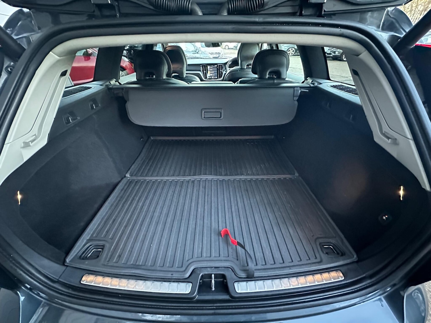 Used Volvo V60 2018 for sale - 77304858: Photo 31