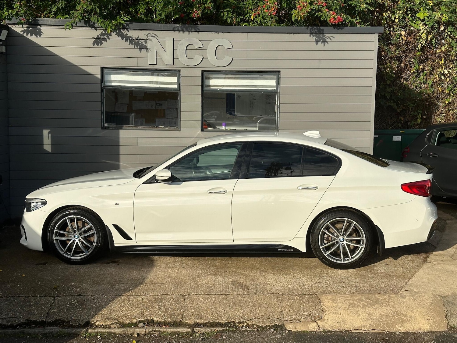 Used BMW 5 Series 2017 for sale - 76270855: Photo 12