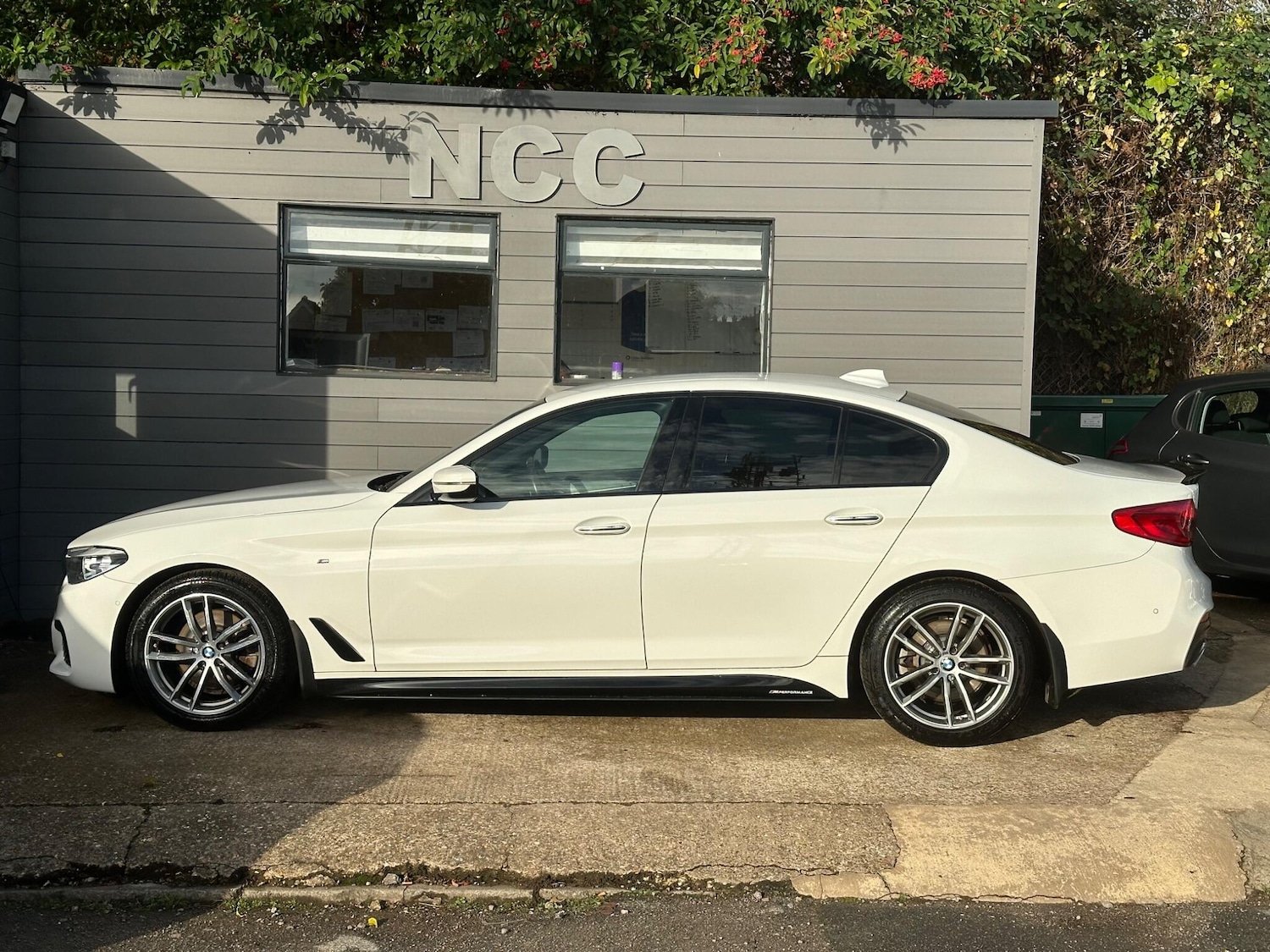 Used BMW 5 Series 2017 for sale - 76270855: Photo 13