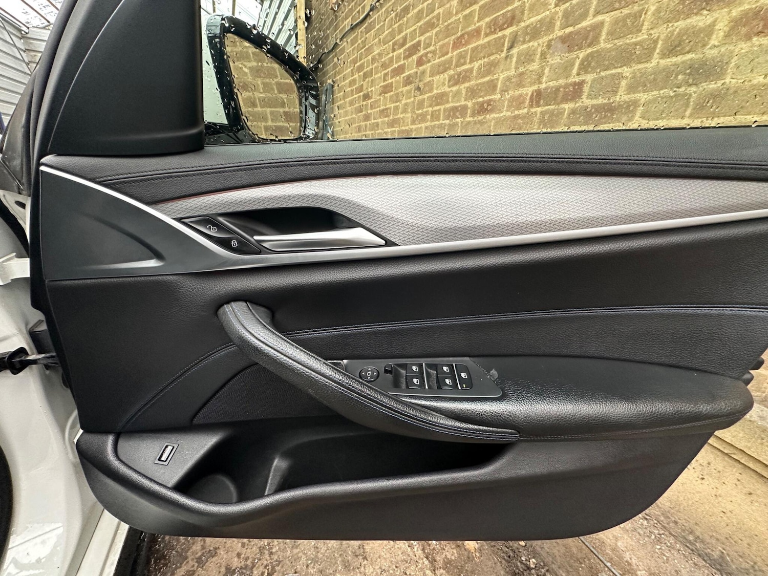 Used BMW 5 Series 2017 for sale - 76270855: Photo 32