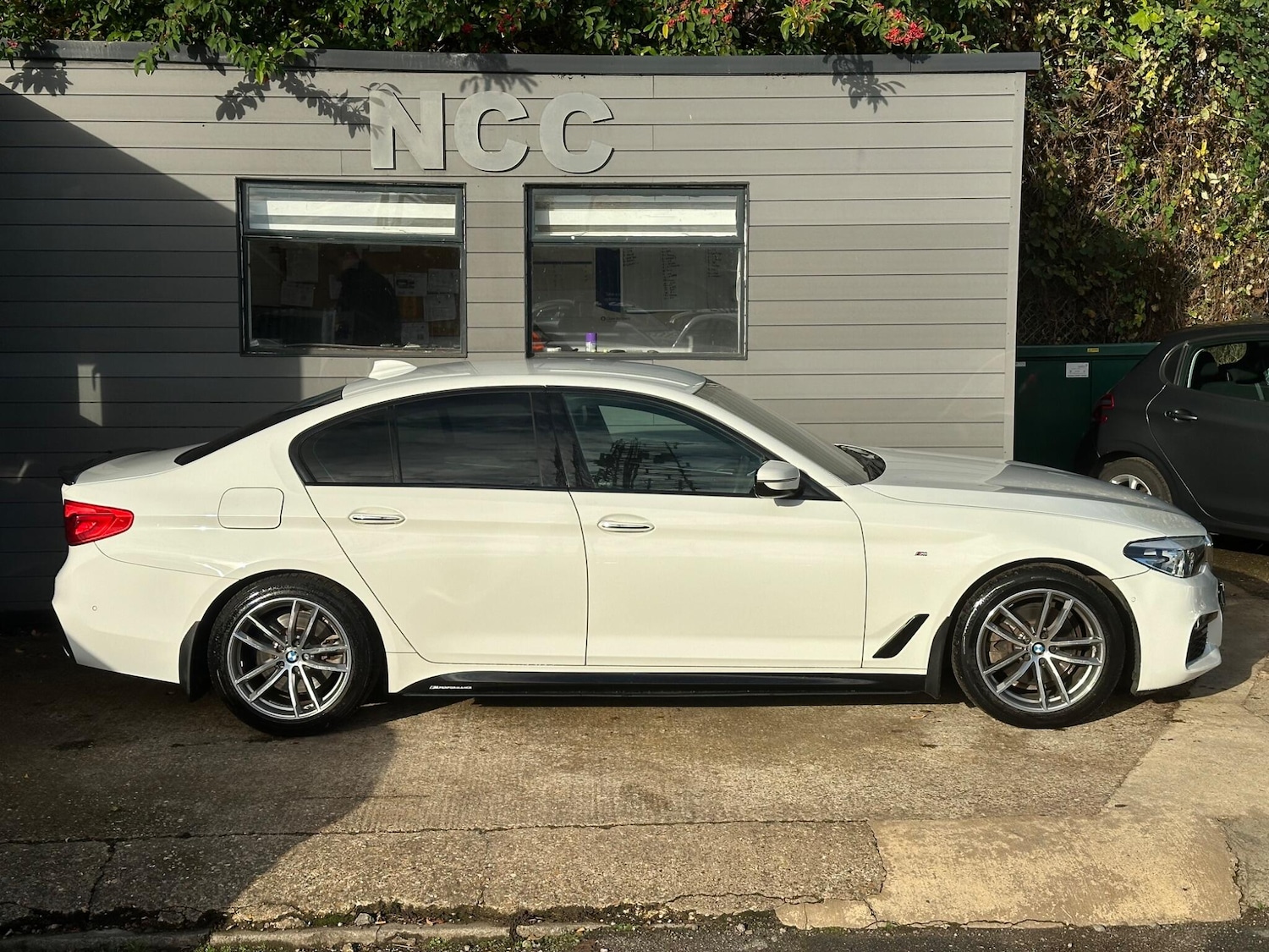 Used BMW 5 Series 2017 for sale - 76270855: Photo 6