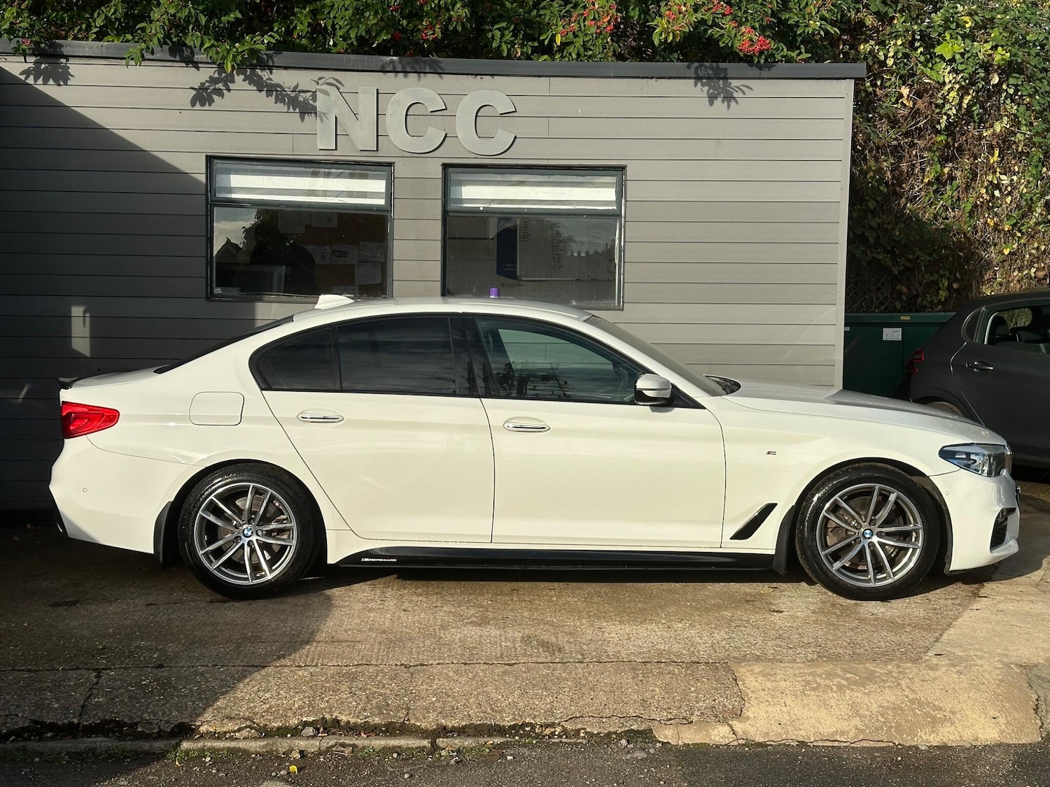 Used BMW 5 Series 2017 for sale - 76270855: Photo 7