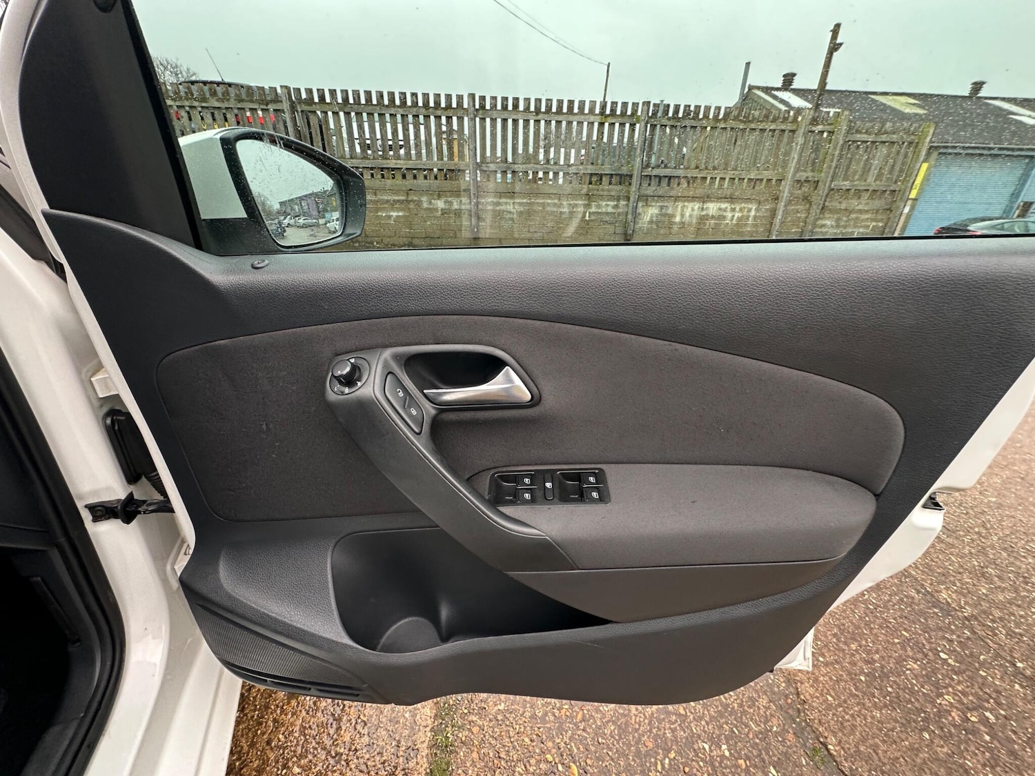 Used Volkswagen Polo 2010 for sale - 77585807: Photo 27