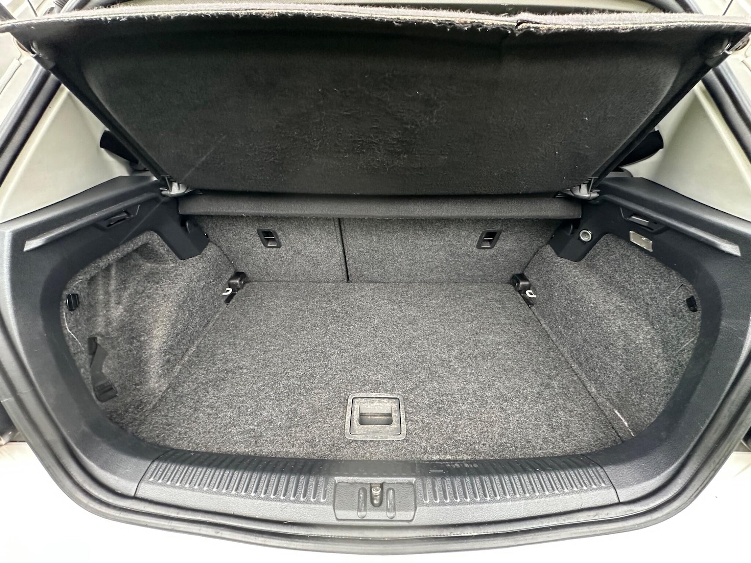 Used Volkswagen Polo 2010 for sale - 77585807: Photo 31