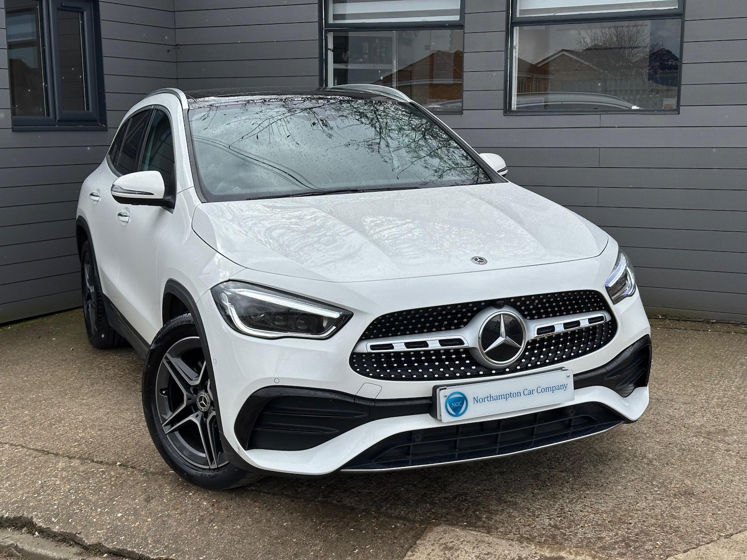 Used Mercedes-Benz GLA 2020 for sale - 76573255: Photo 1