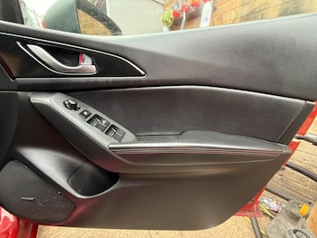 Used Mazda Mazda3 2015 for sale - 76000886: Photo 2