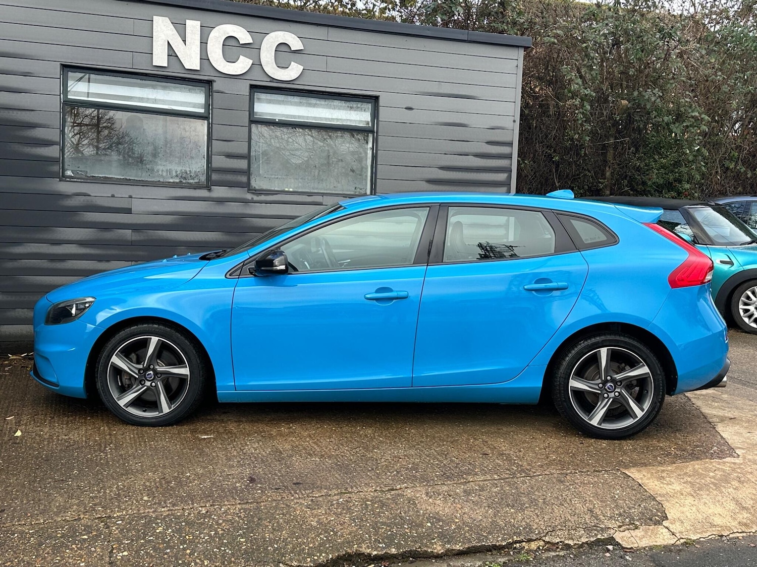 Used Volvo V40 2014 for sale - 77001055: Photo 14