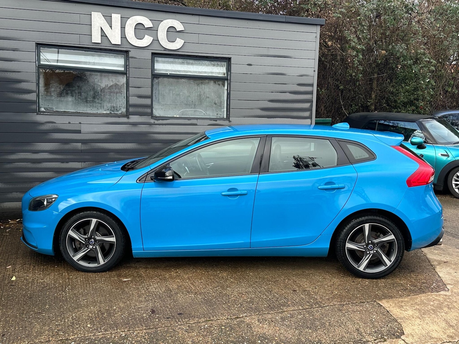 Used Volvo V40 2014 for sale - 77001055: Photo 15