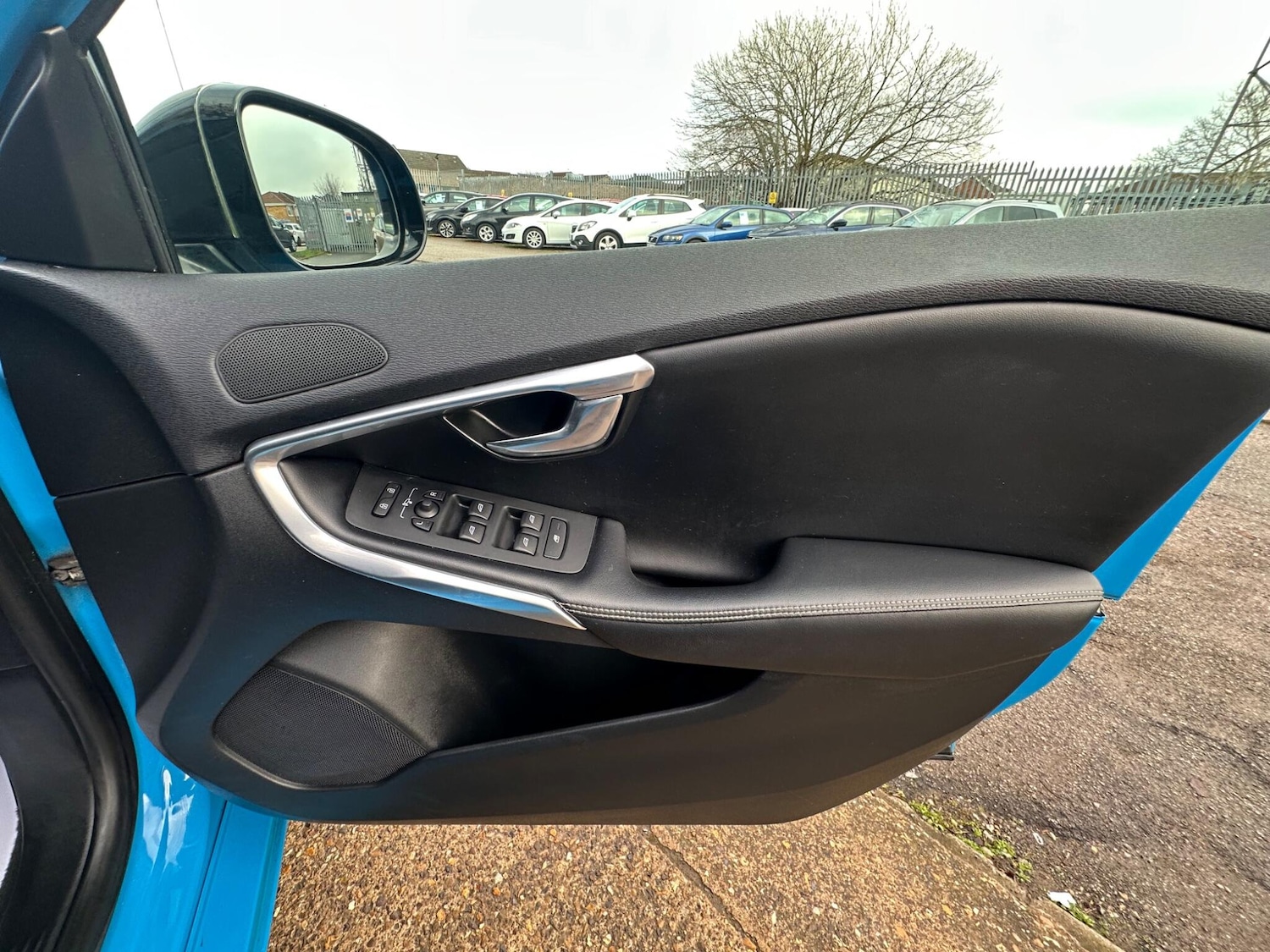 Used Volvo V40 2014 for sale - 77001055: Photo 27