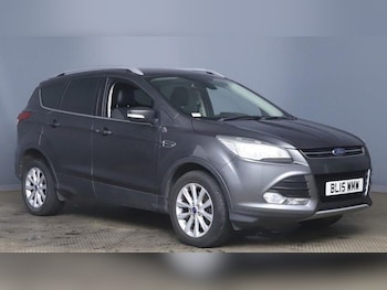 Used Ford Kuga 2015 for sale - 76152397: Photo