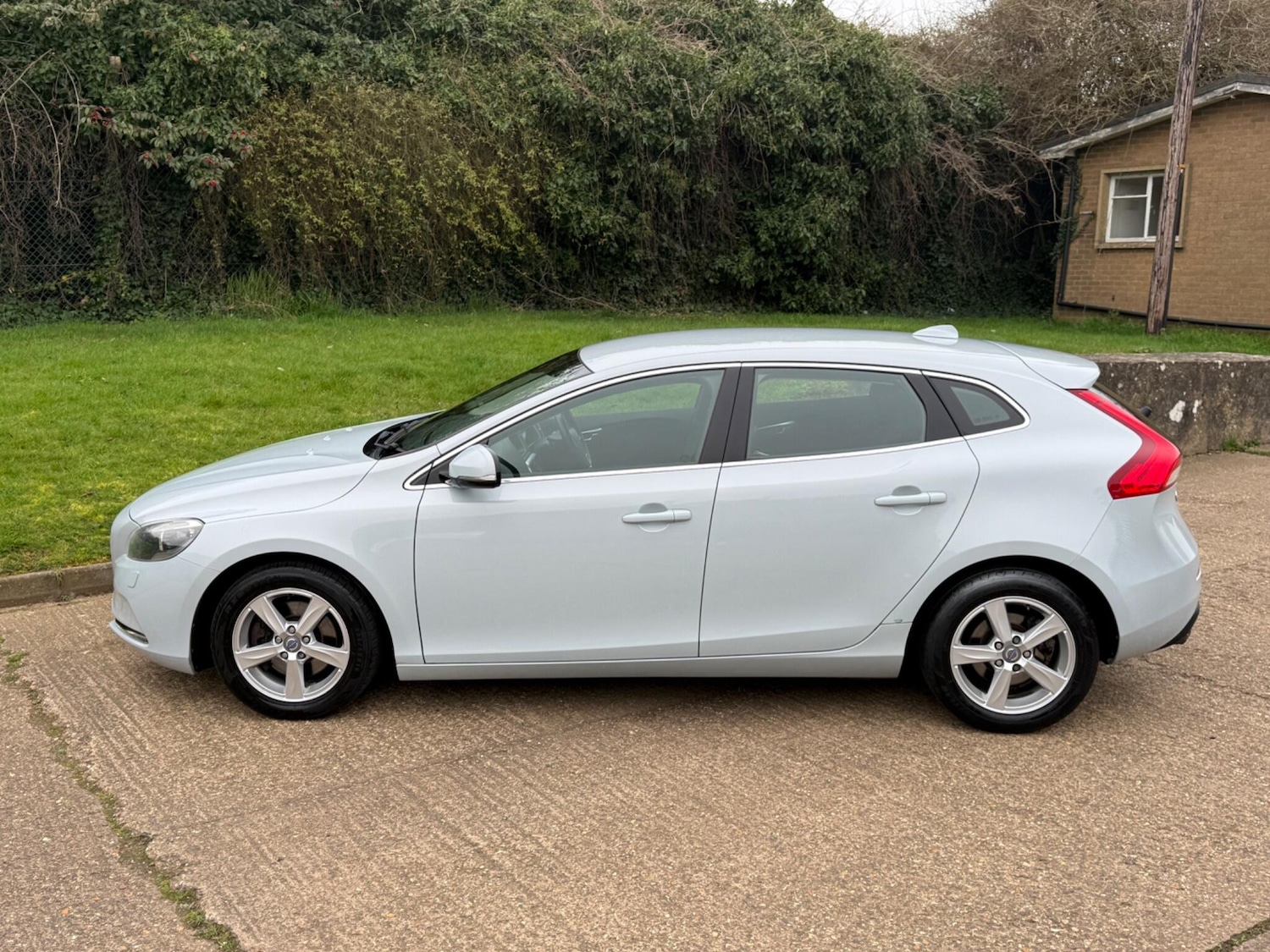 Used Volvo V40 2012 for sale - 77537785: Photo 10