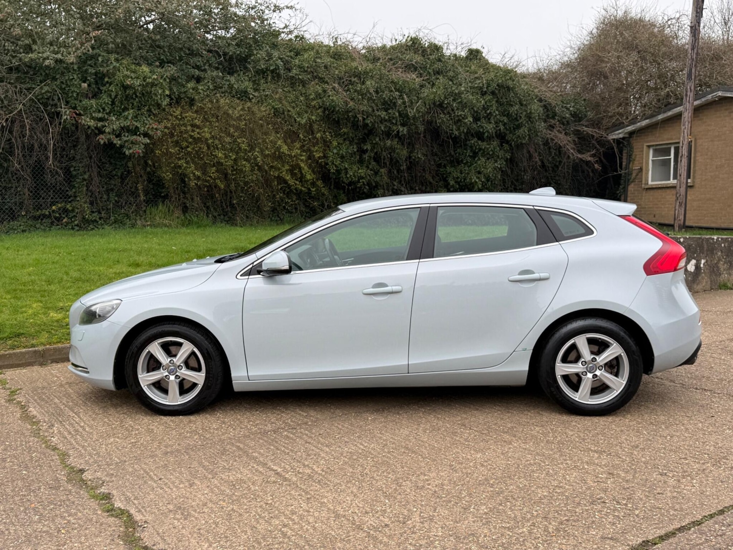 Used Volvo V40 2012 for sale - 77537785: Photo 11