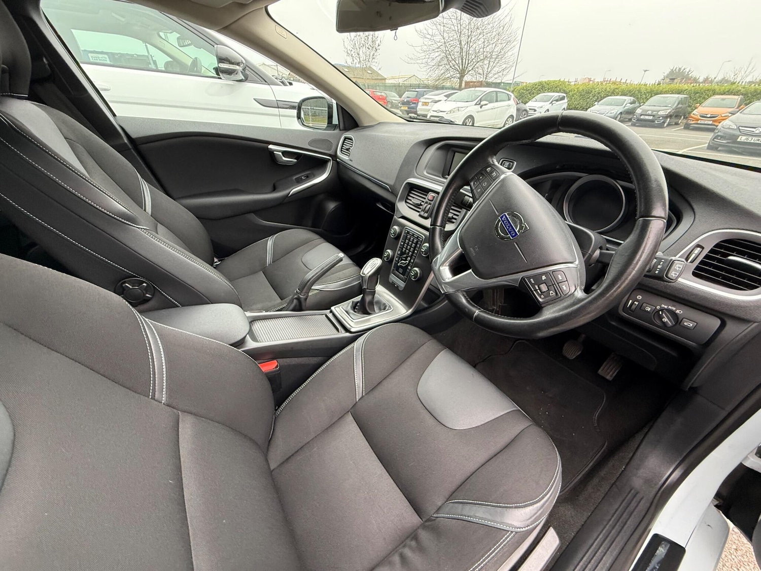 Used Volvo V40 2012 for sale - 77537785: Photo 3