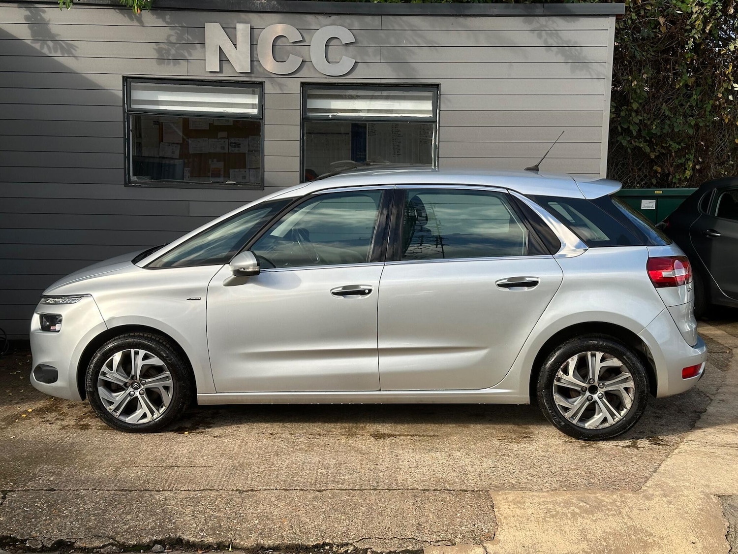 Used Citroen C4 Picasso 2014 for sale - 76992157: Photo 15