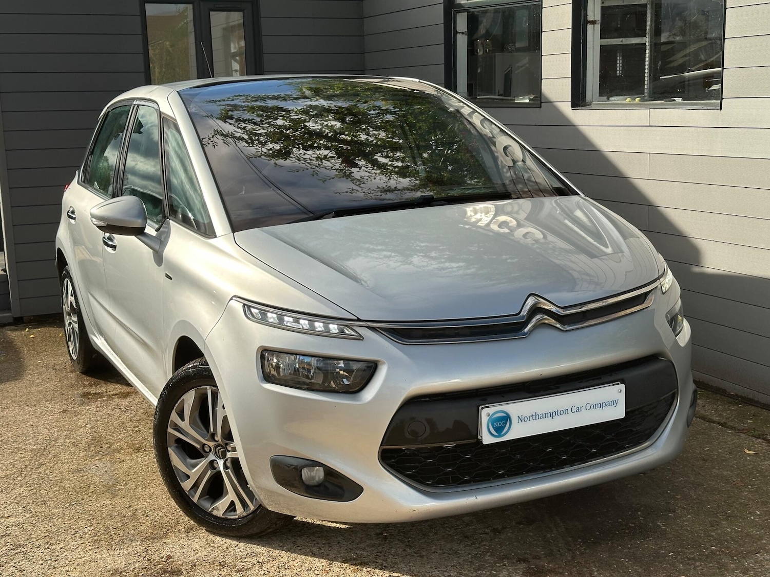 Used Citroen C4 Picasso 2014 for sale - 76992157: Photo 4