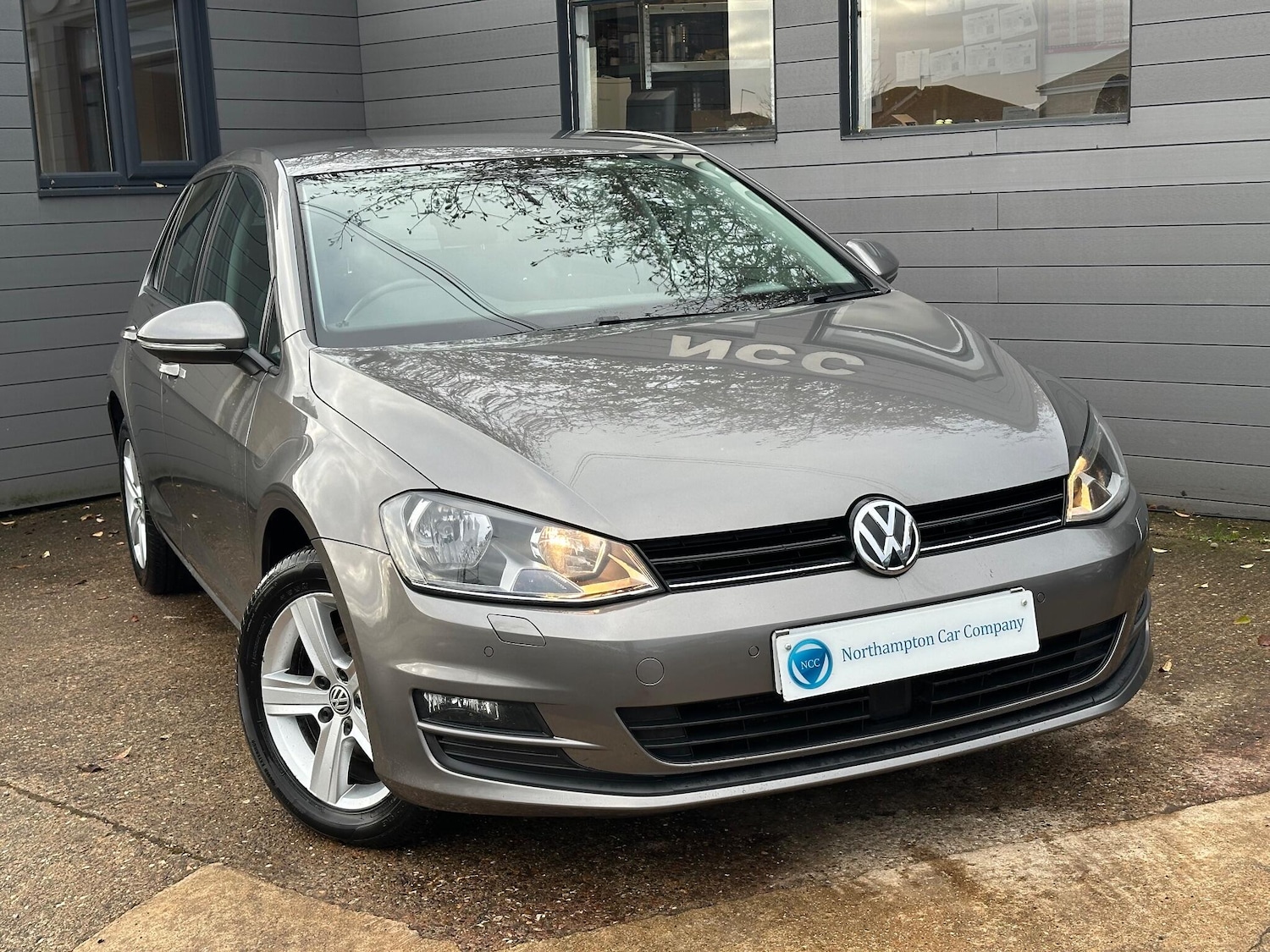 Used Volkswagen Golf 2016 for sale - 77637908: Photo 4