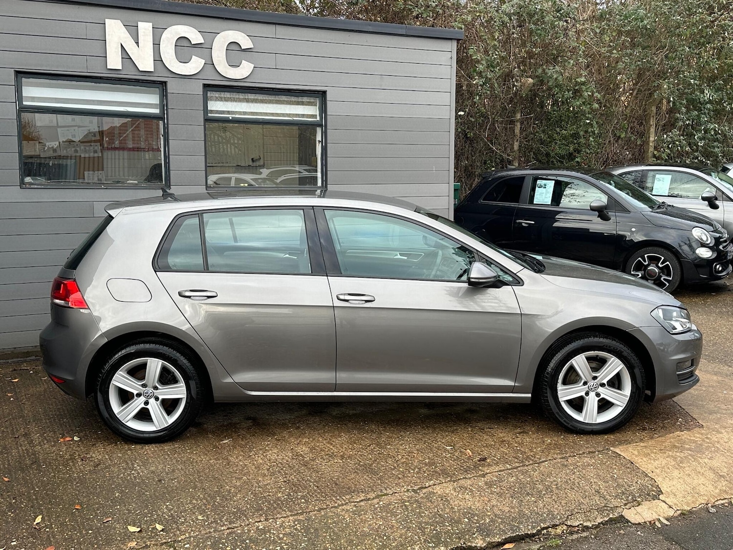 Used Volkswagen Golf 2016 for sale - 77637908: Photo 6