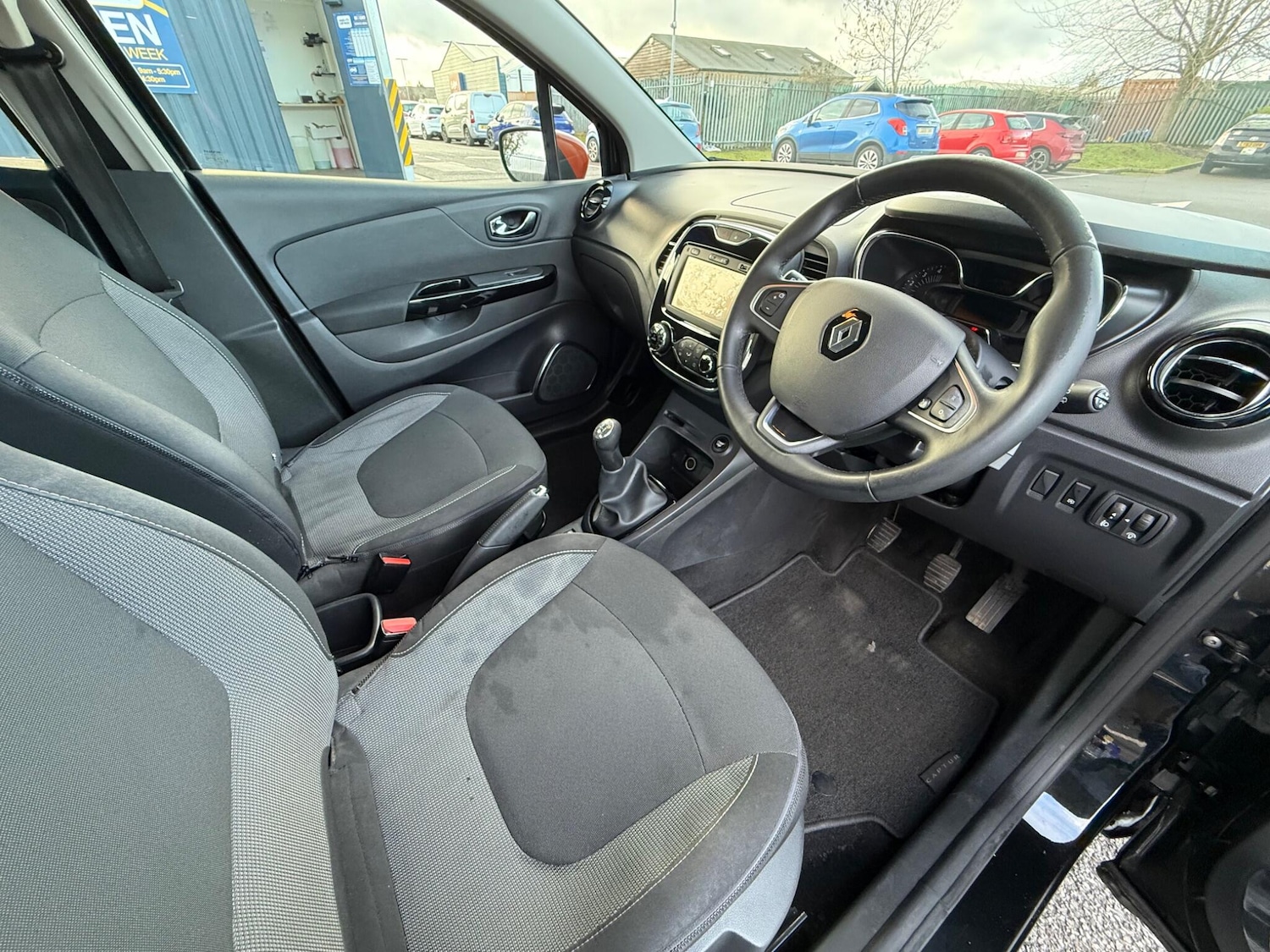 Used Renault Captur 2016 for sale - 77958521: Photo 3