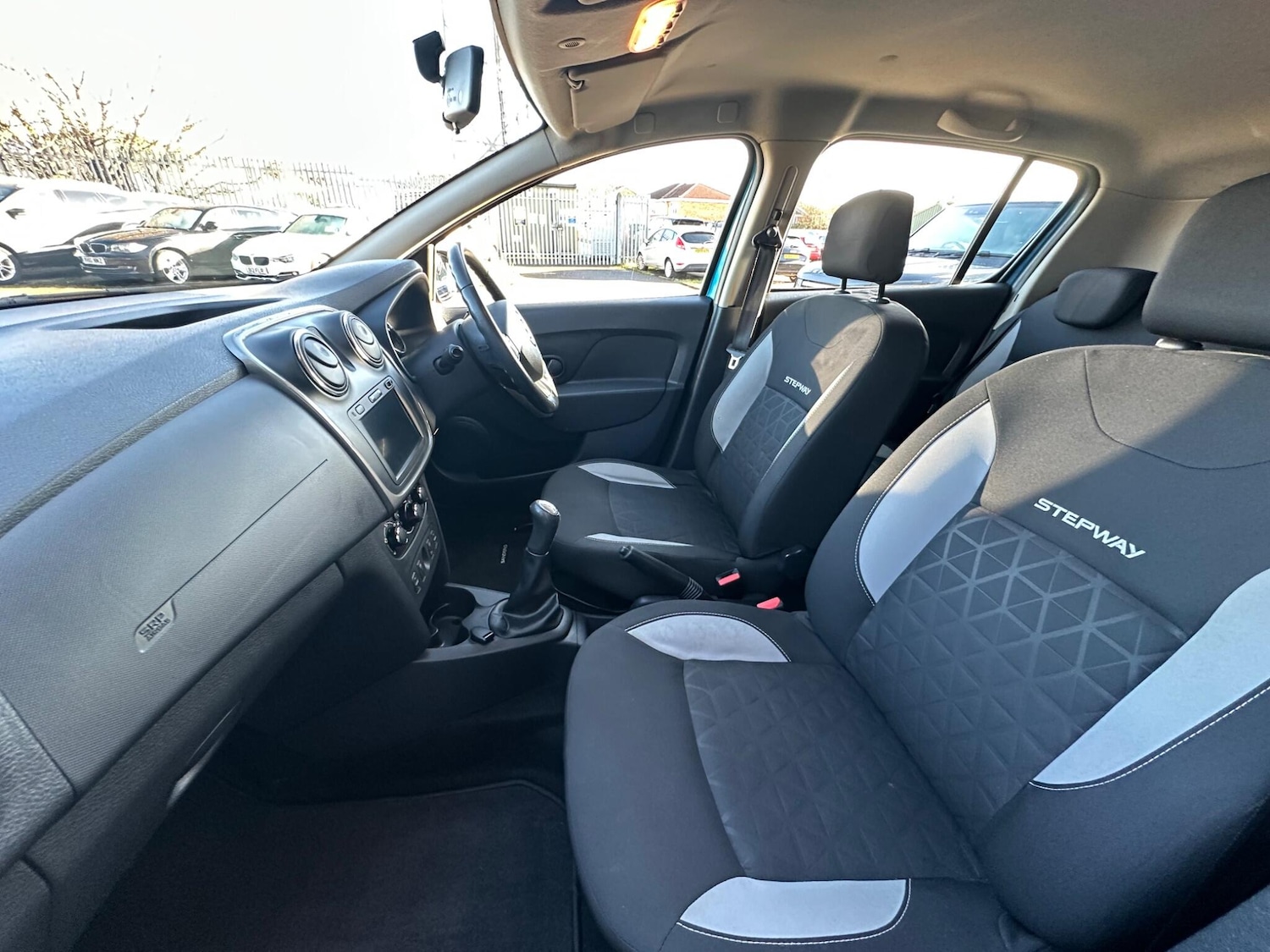 Used Dacia Sandero Stepway 2013 for sale - 76701651: Photo 24